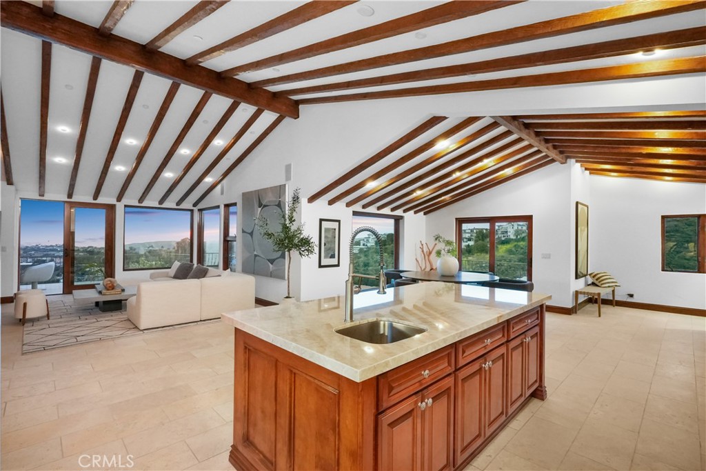 2516 Temple Hills Drive