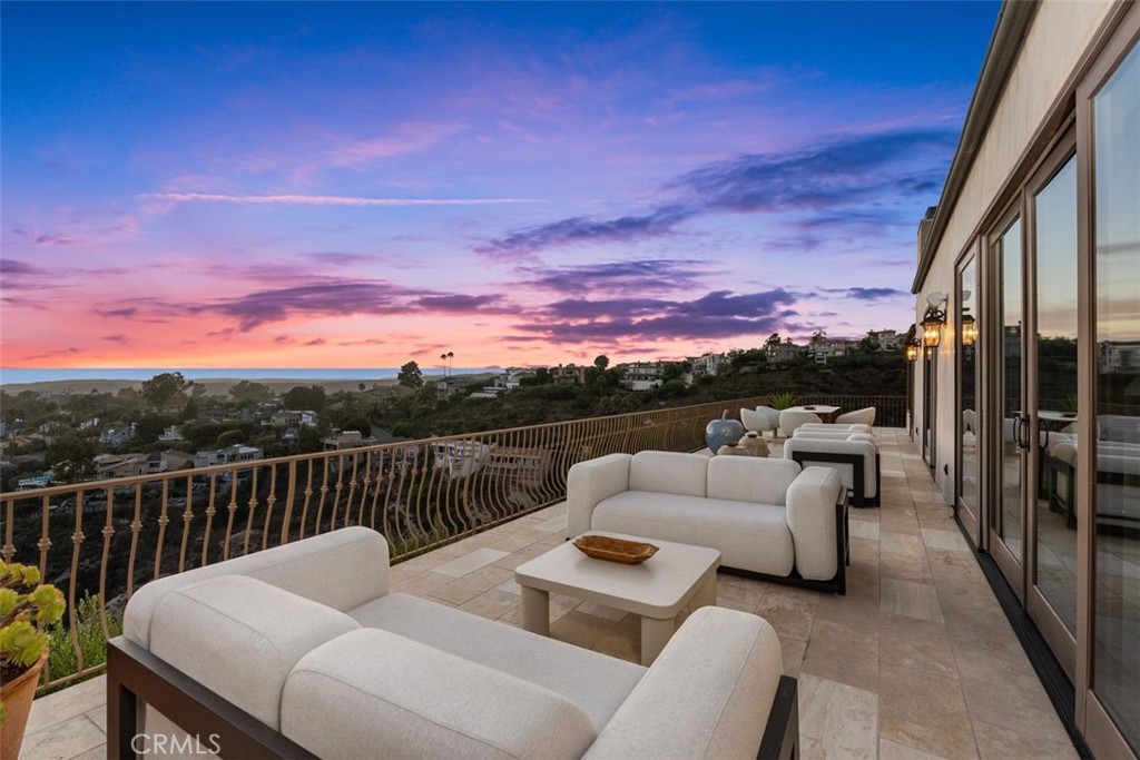 2516 Temple Hills Drive