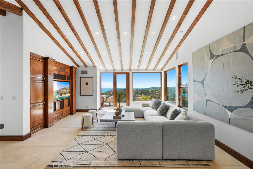 2516 Temple Hills Drive