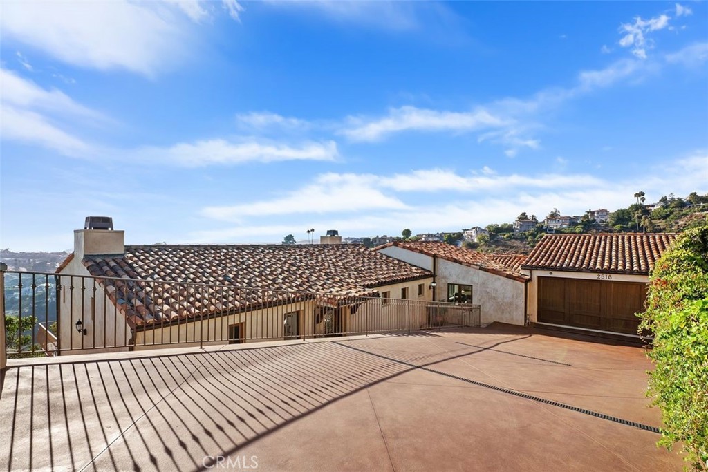 2516 Temple Hills Drive