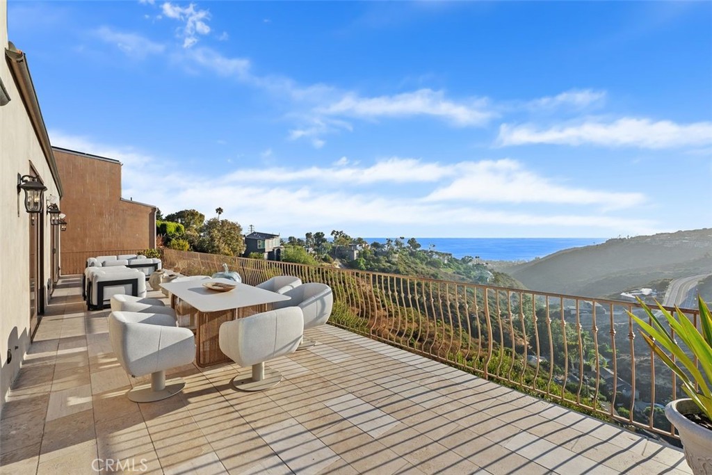 2516 Temple Hills Drive