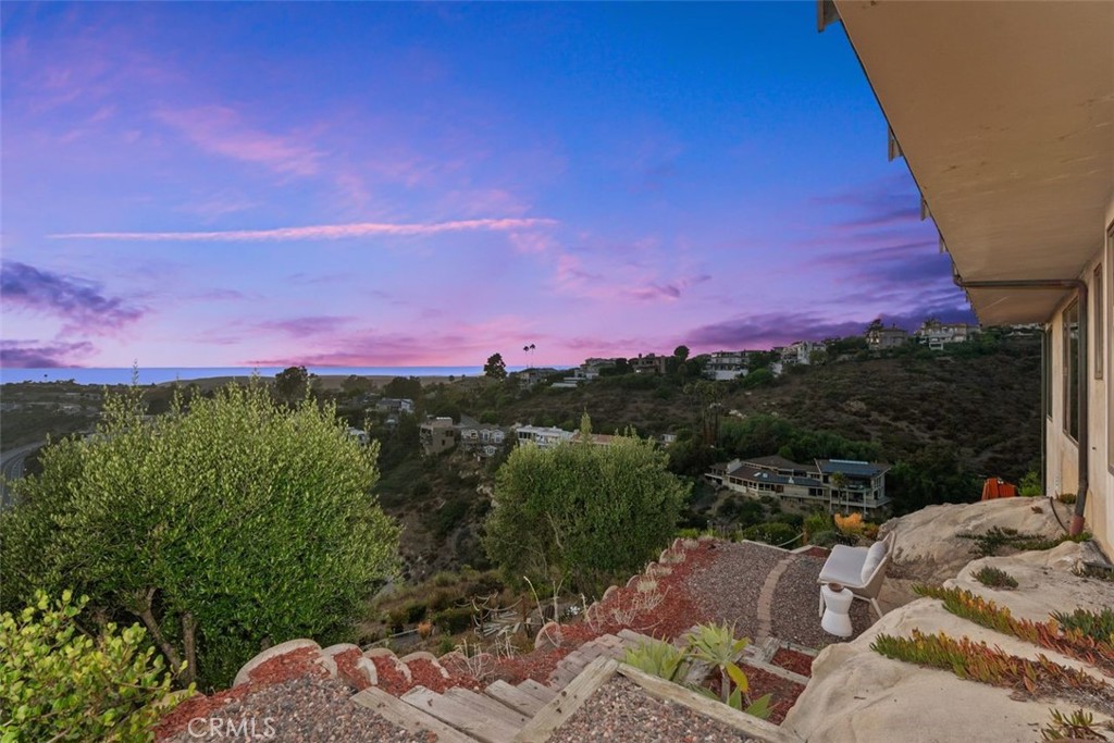 2516 Temple Hills Drive