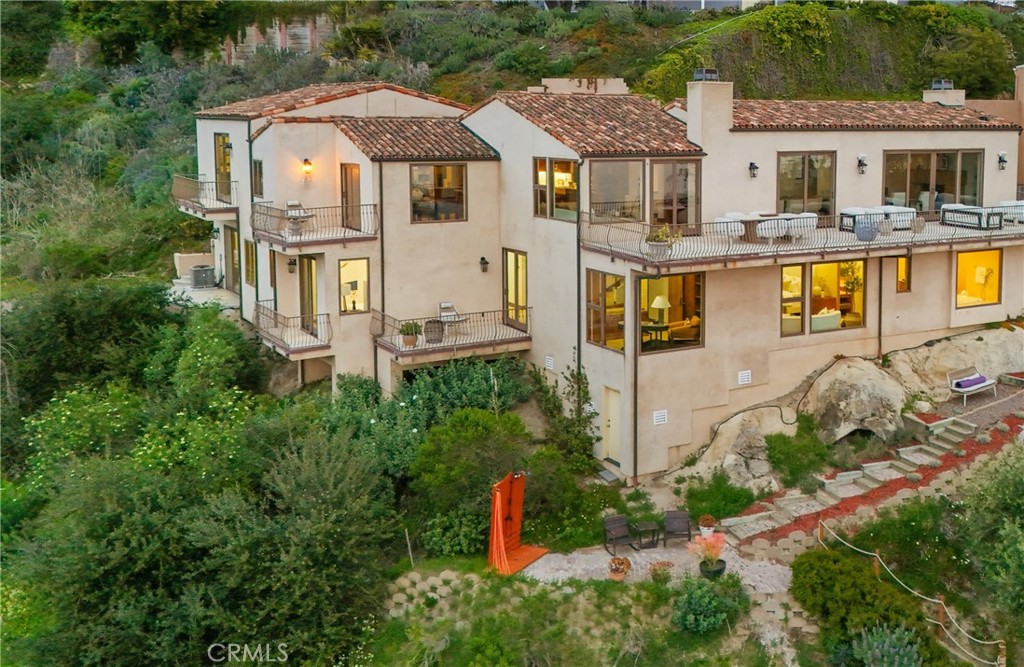 2516 Temple Hills Drive