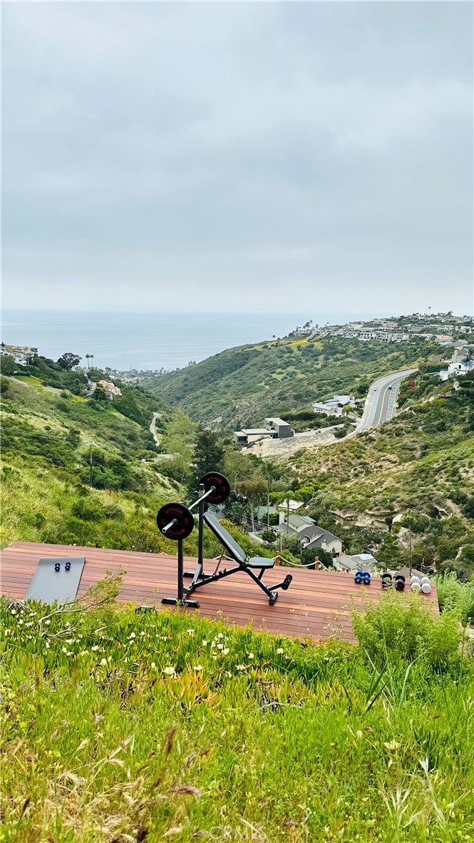 2516 Temple Hills Drive