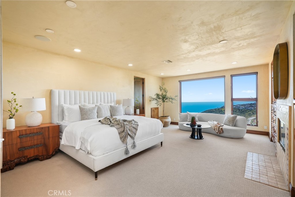 2516 Temple Hills Drive