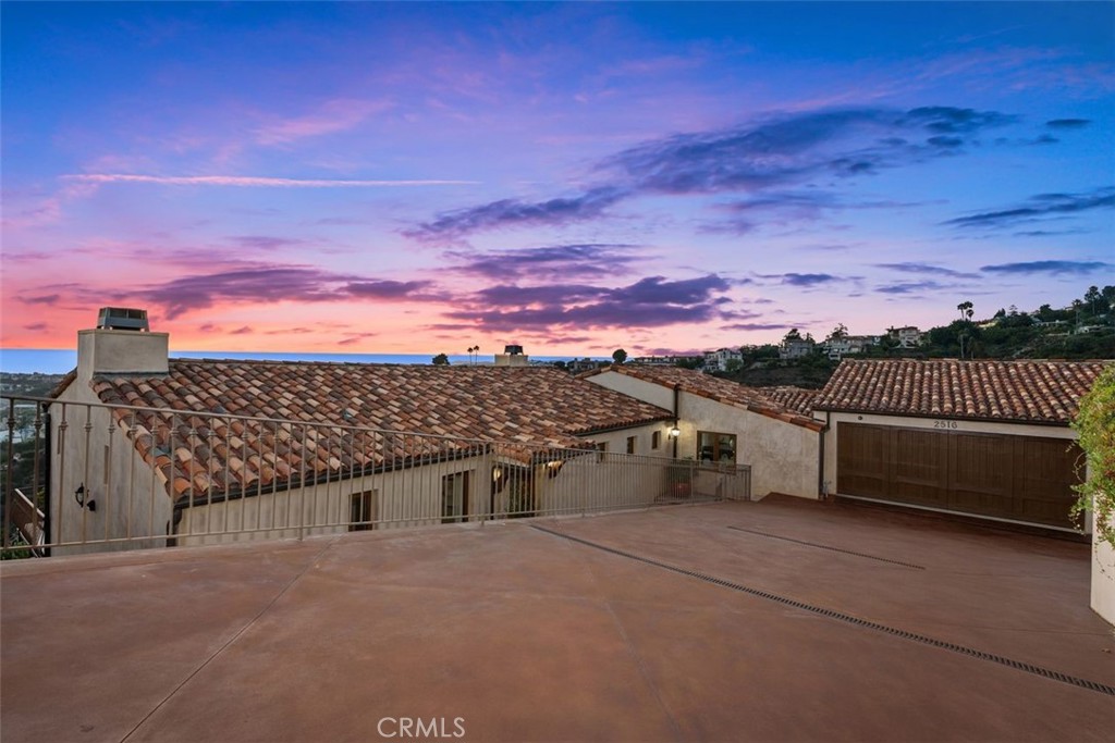 2516 Temple Hills Drive