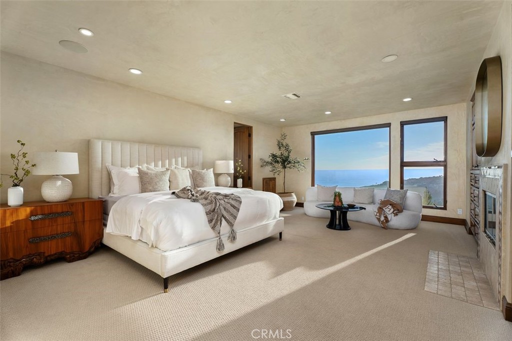 2516 Temple Hills Drive