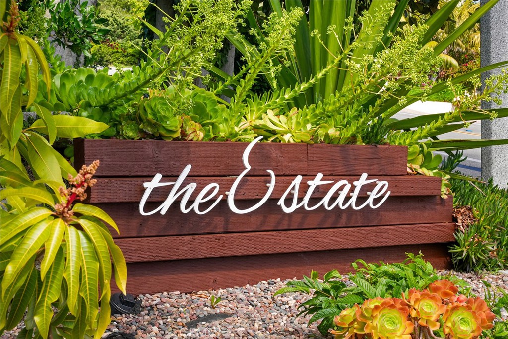 2516 Temple Hills Drive