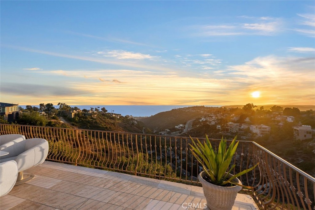 2516 Temple Hills Drive