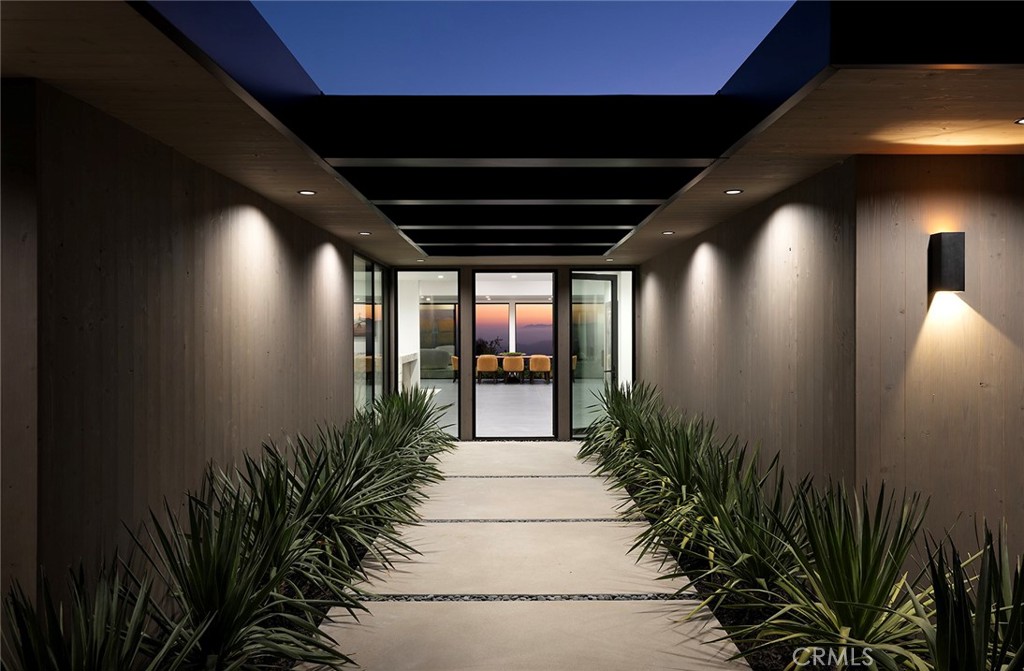 9015 Alto Cedro Drive