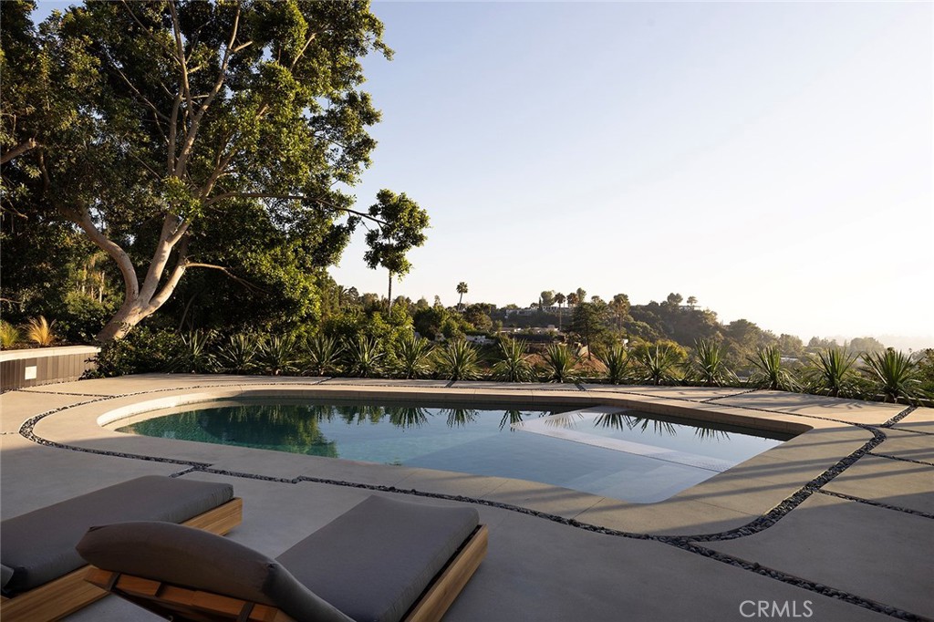 9015 Alto Cedro Drive
