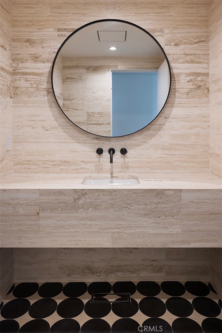 9015 Alto Cedro Drive