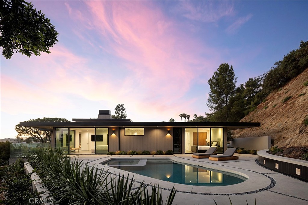 9015 Alto Cedro Drive