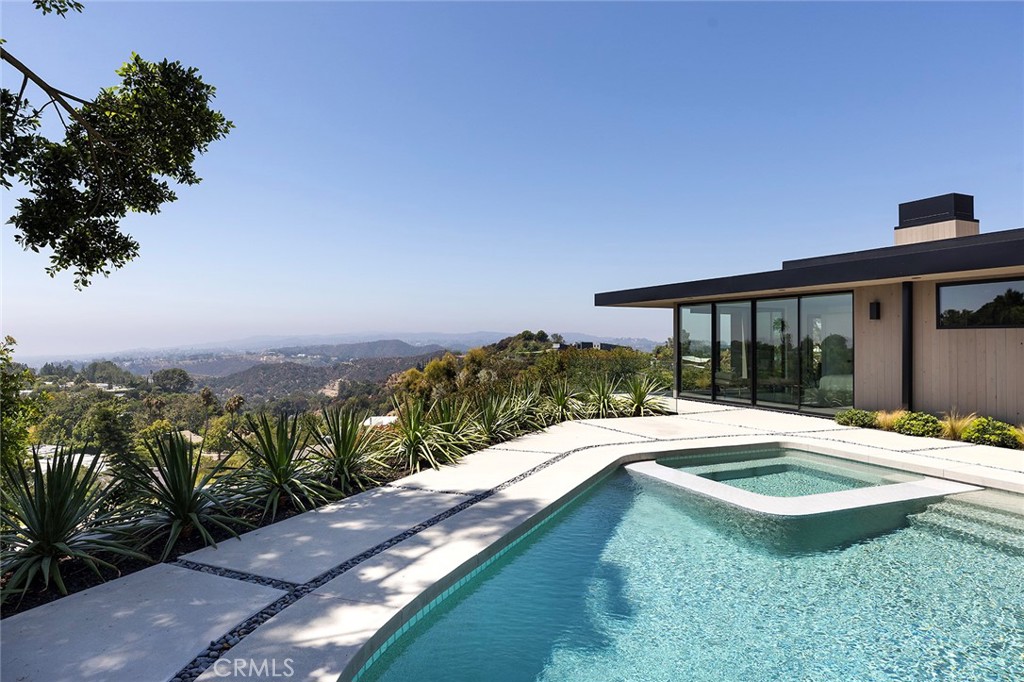 9015 Alto Cedro Drive