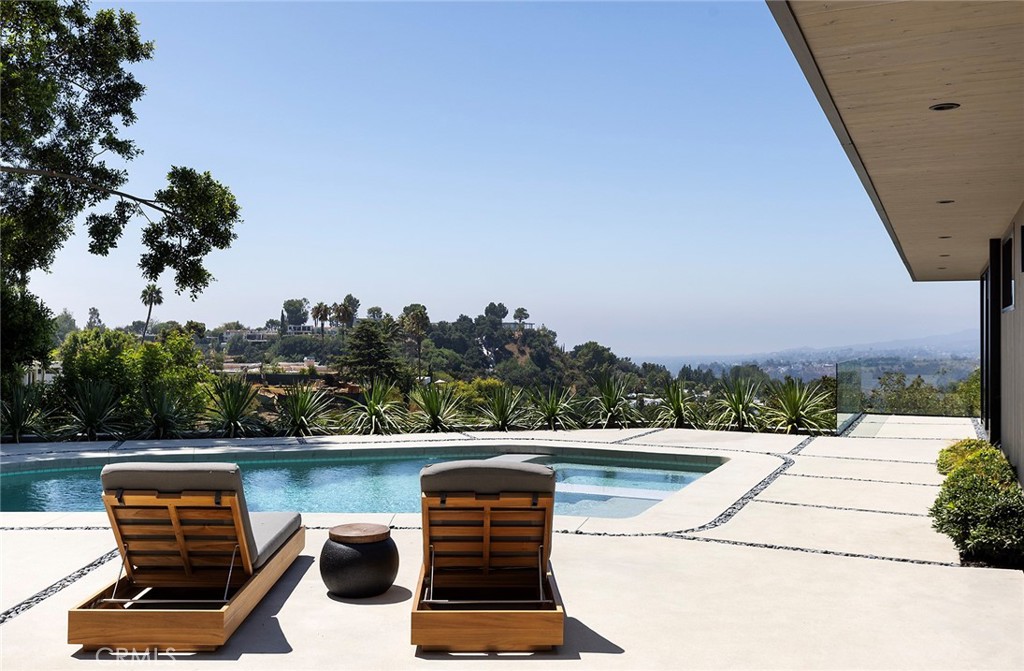 9015 Alto Cedro Drive