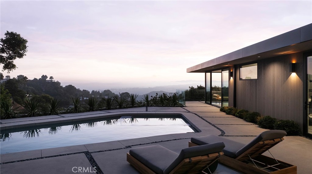 9015 Alto Cedro Drive