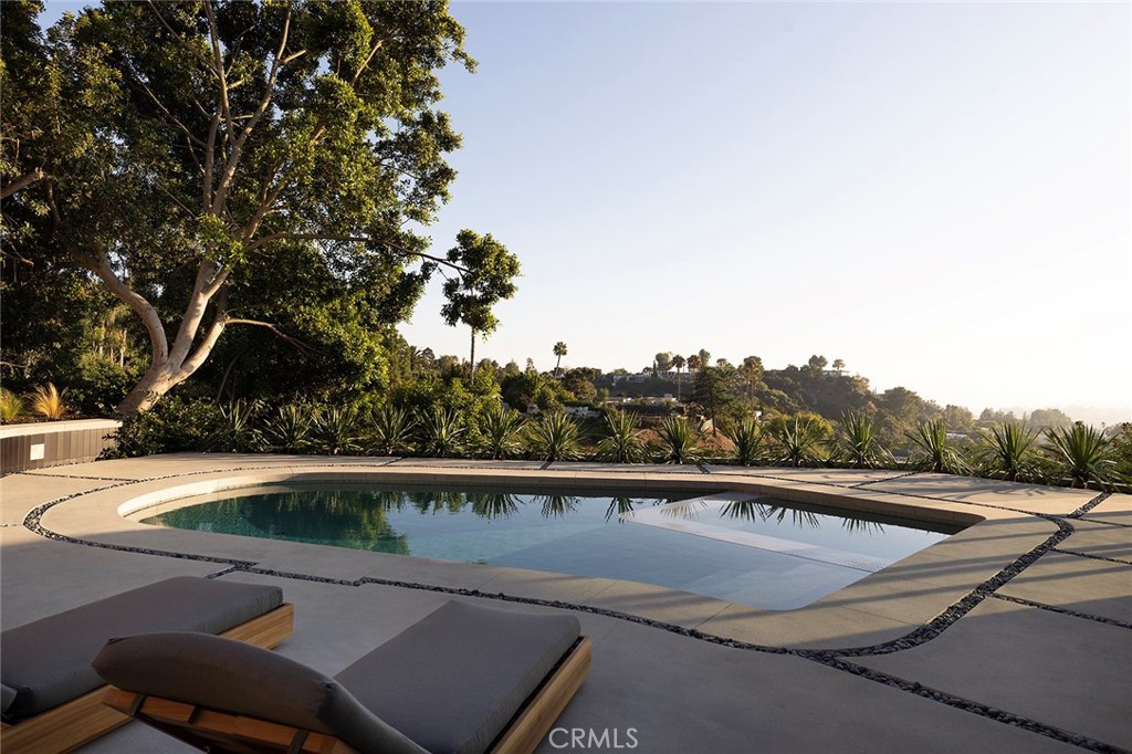 9015 Alto Cedro Drive