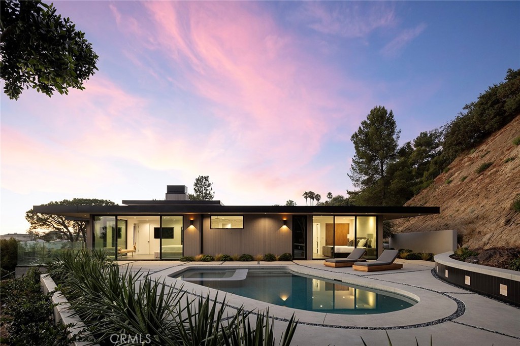 9015 Alto Cedro Drive