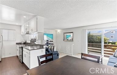 3206 W Balboa Boulevard