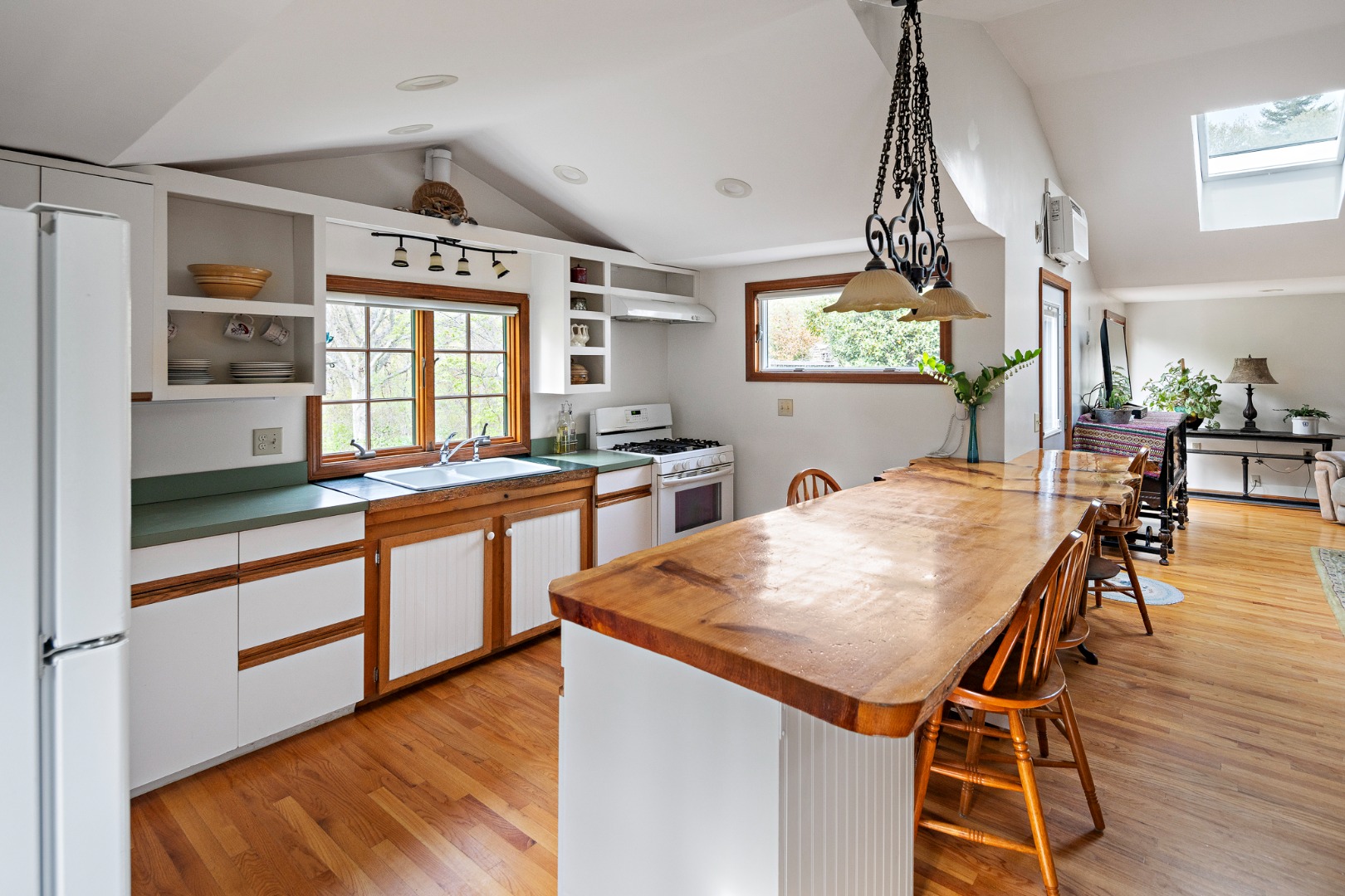 496 Lamberts Cove Road