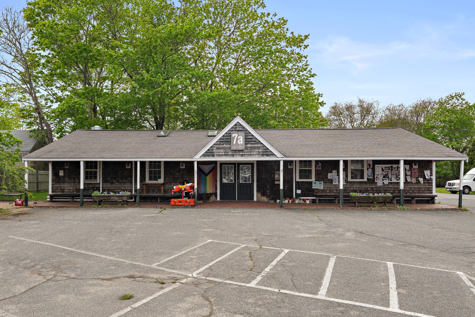 496 Lamberts Cove Road