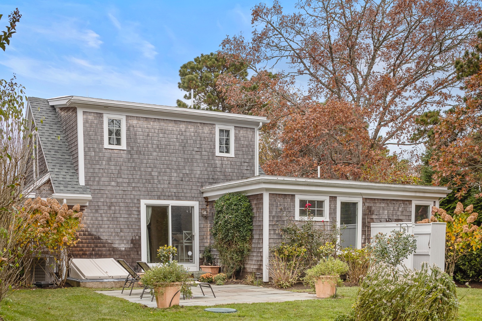 87 Schoolhouse Road