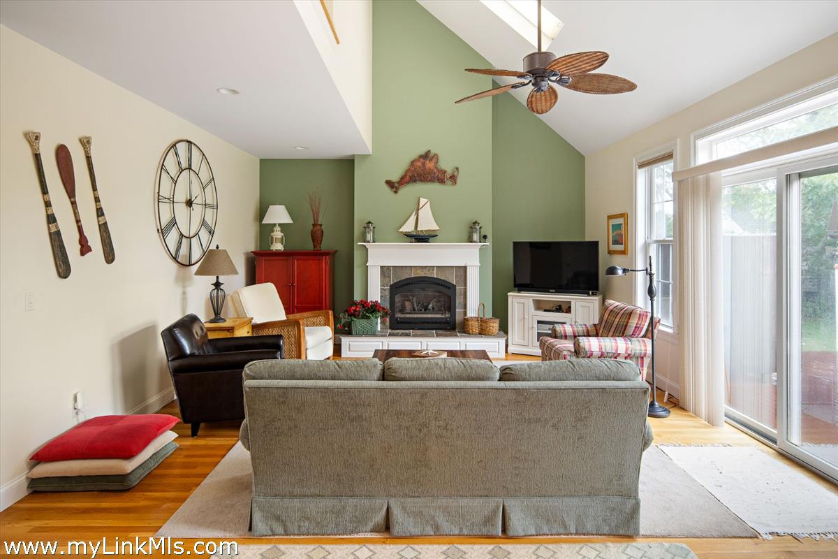 42 Deacon Vincent Way