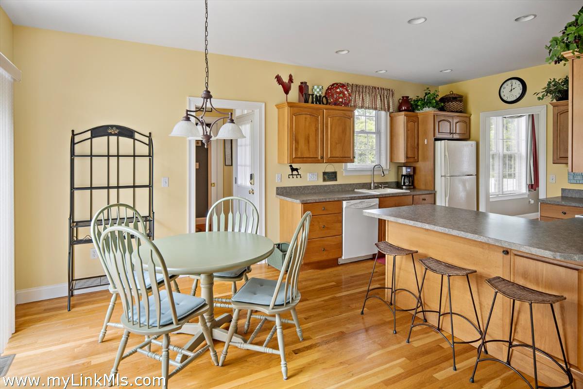 42 Deacon Vincent Way
