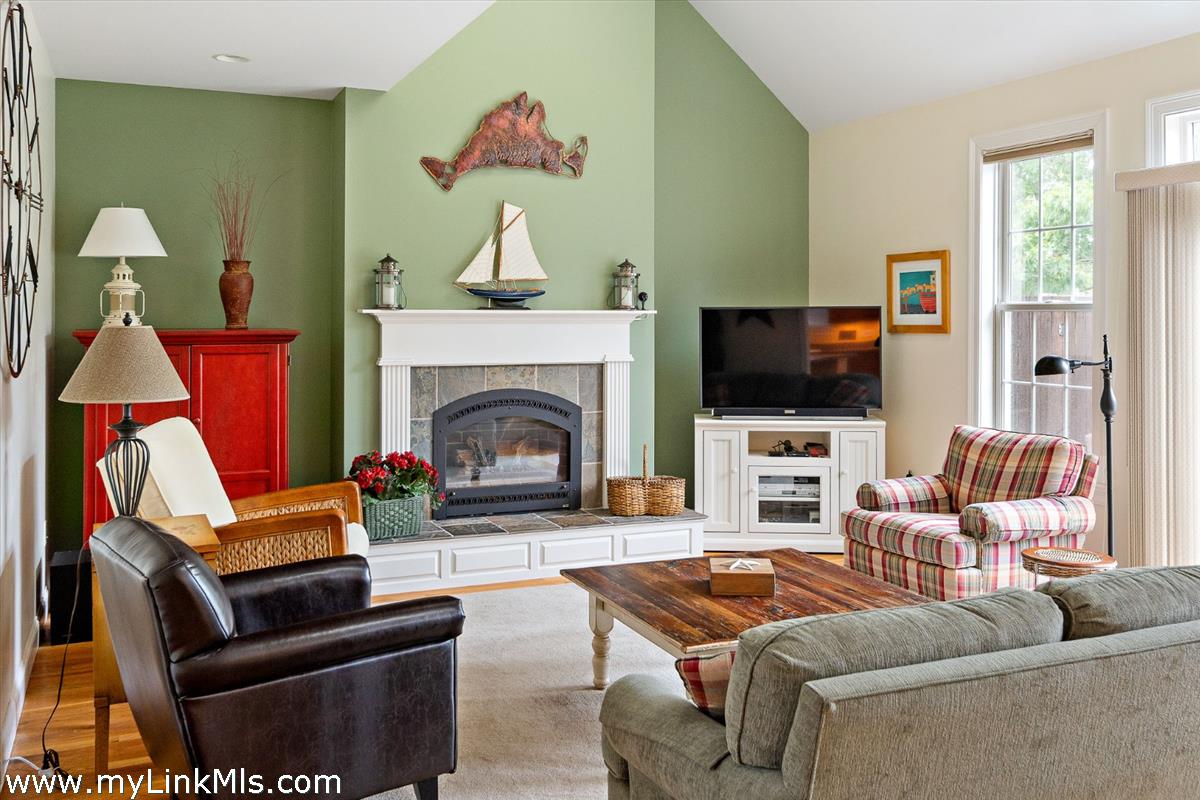 42 Deacon Vincent Way