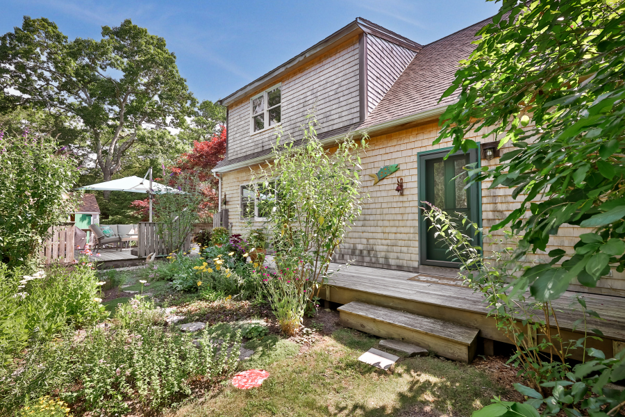135 Mayflower Lane Vineyard Haven MA