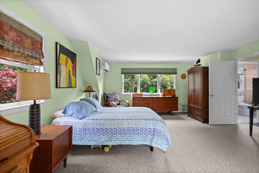 135 Mayflower Lane