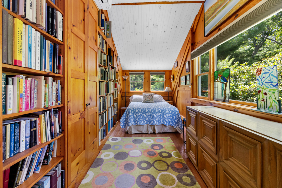 135 Mayflower Lane