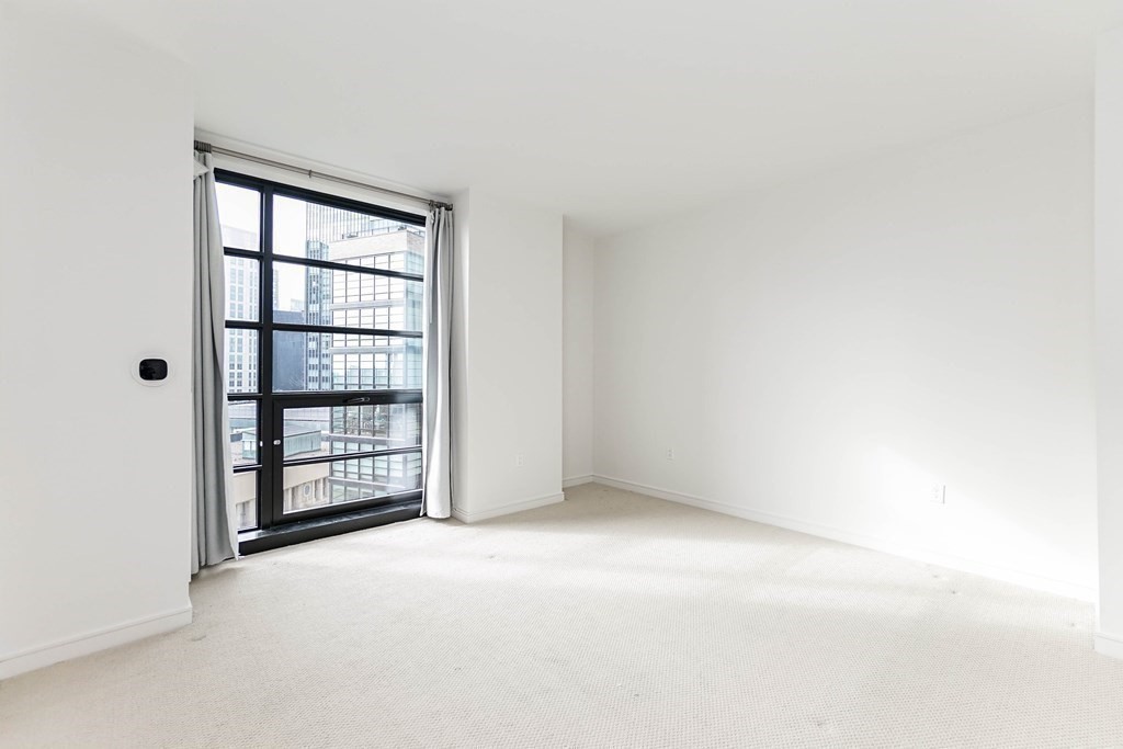 580 Washington St # 1401