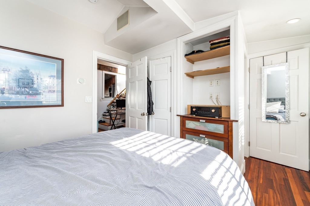 21 Melrose St # 4