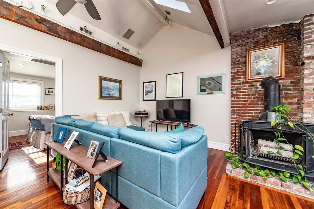 21 Melrose St # 4