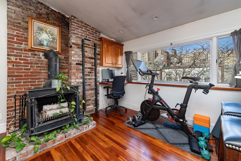 21 Melrose St # 4
