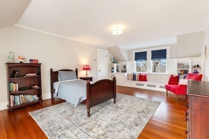 6 Hayes Avenue