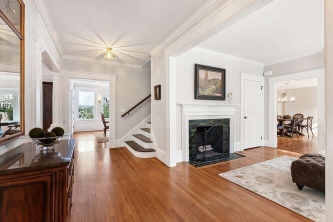 6 Hayes Avenue