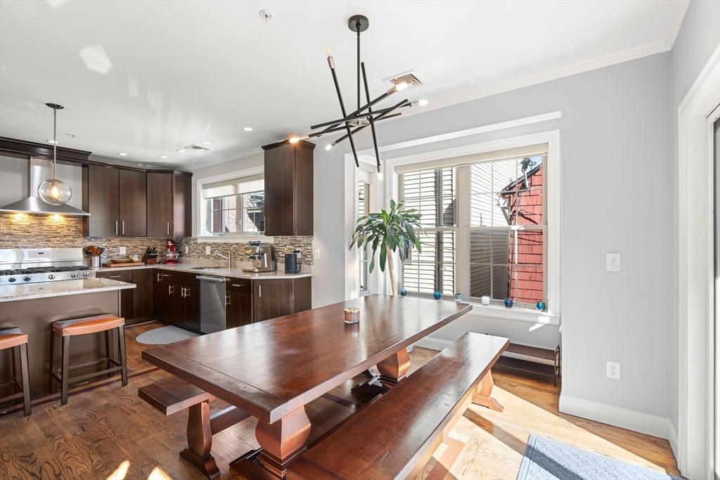 553 E 1st St # 2