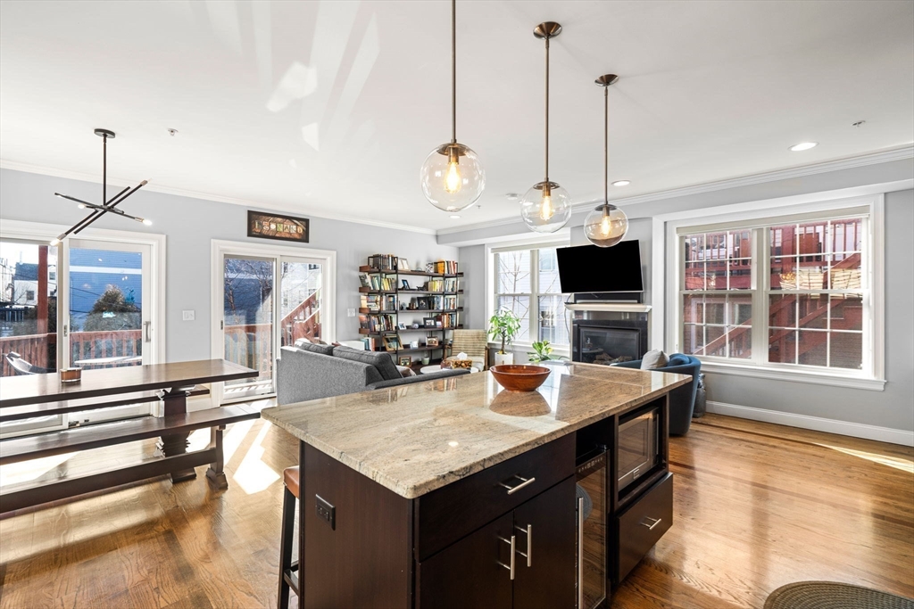 553 E 1st St # 2