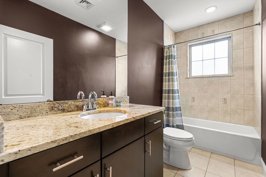 553 E 1st St # 2