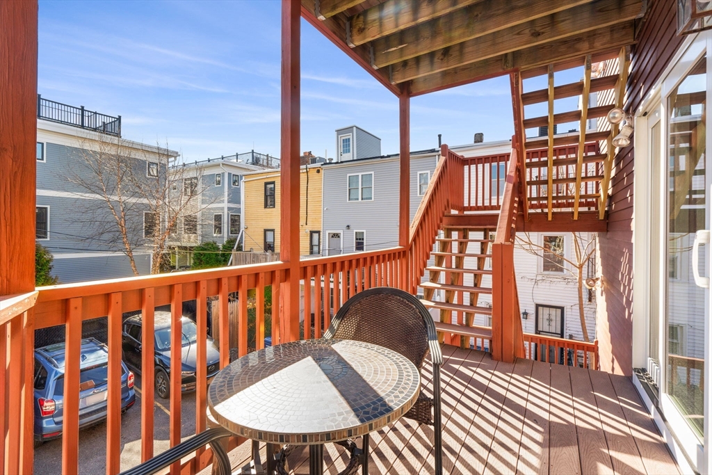 553 E 1st St # 2