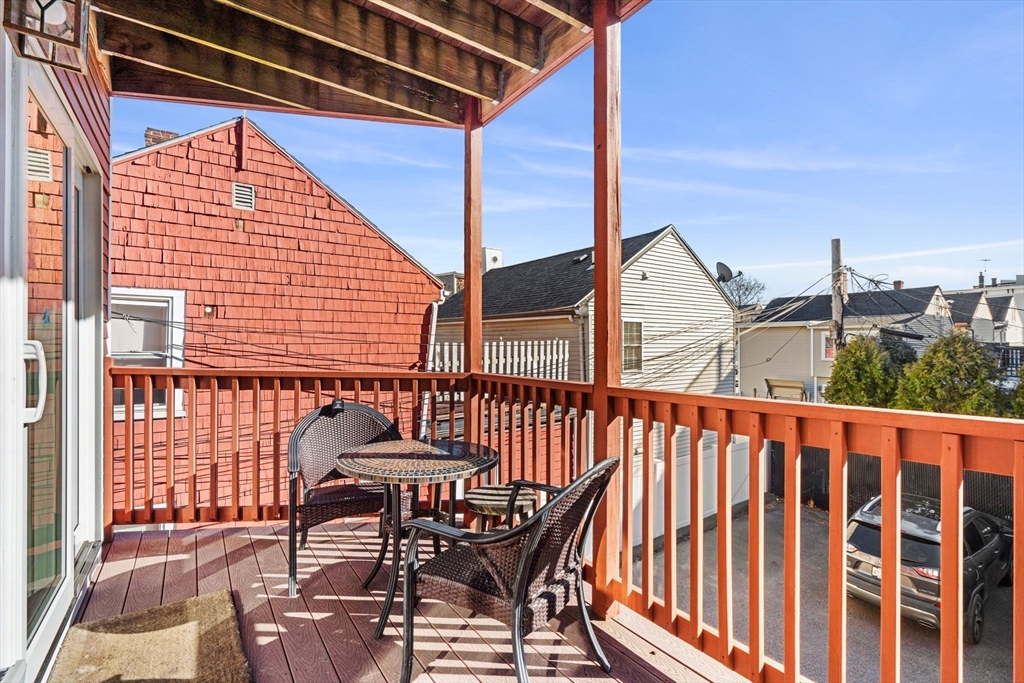 553 E 1st St # 2