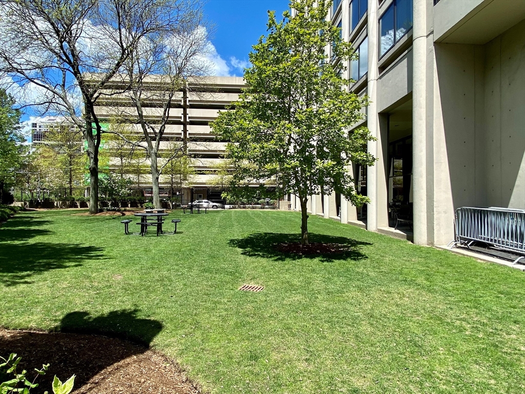 65 East India Row # 32C