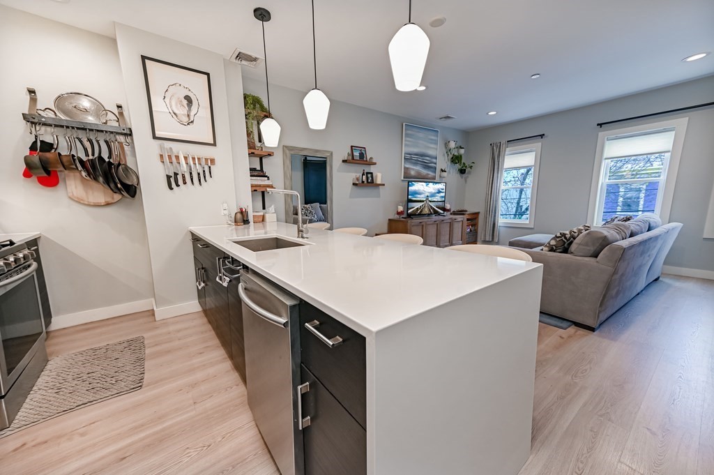 85 Everett St # 2