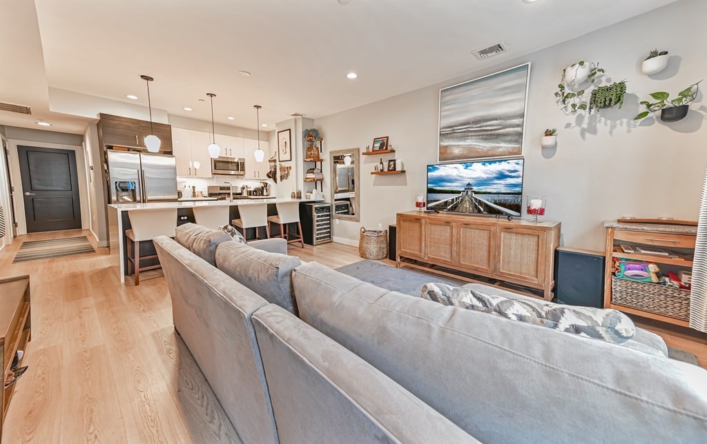 85 Everett St # 2