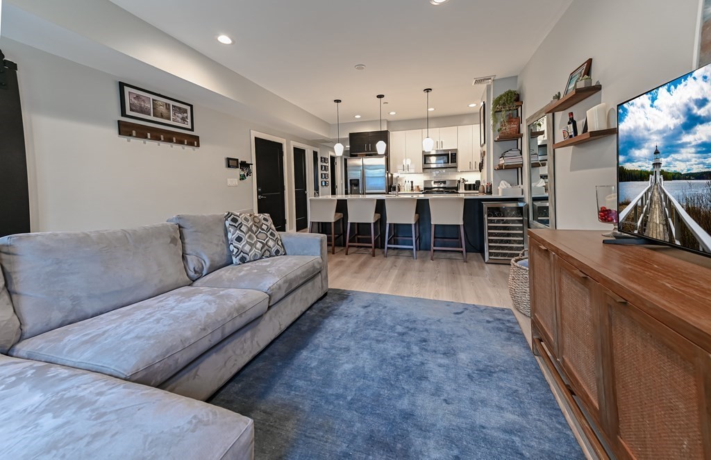 85 Everett St # 2