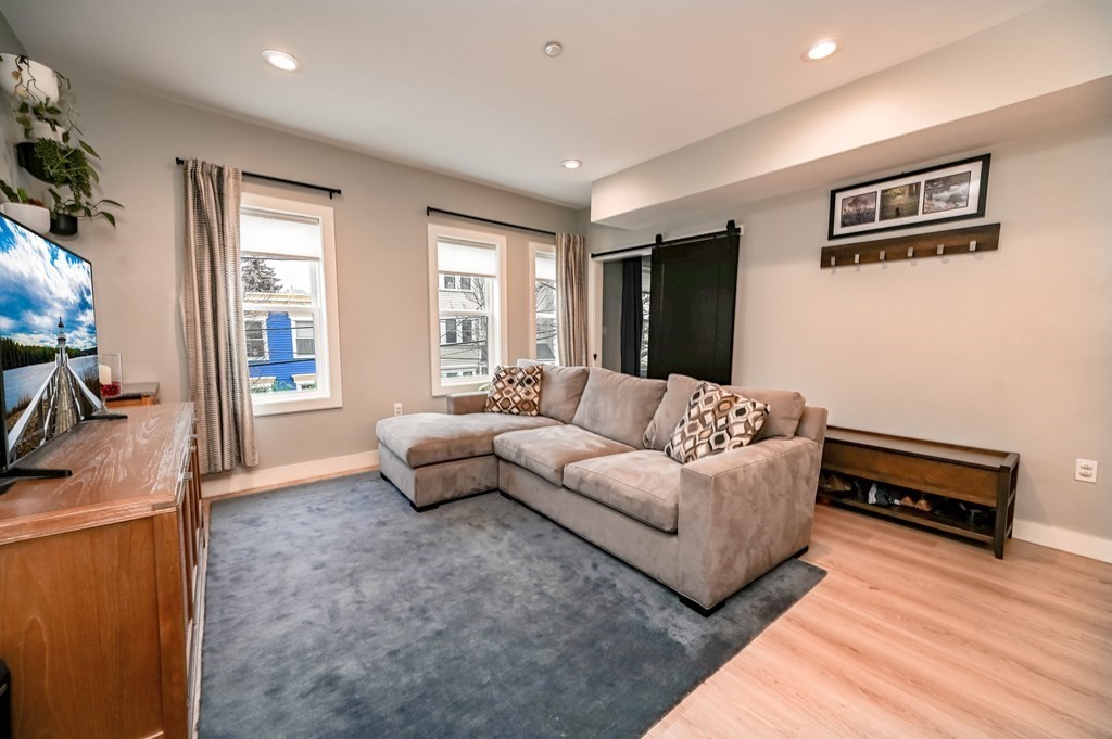 85 Everett St # 2