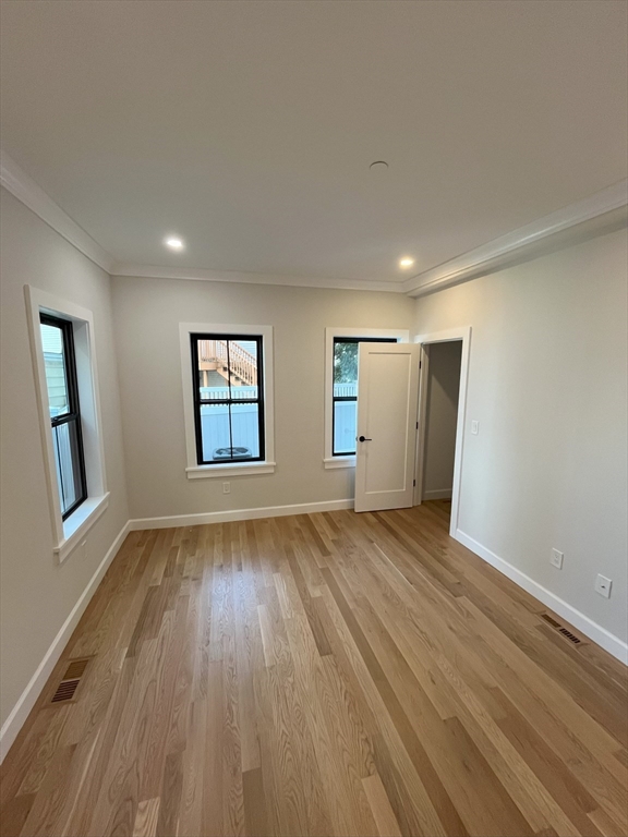 49 Webster Ave # 1