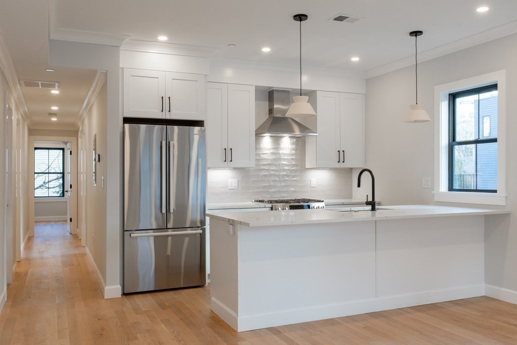 49 Webster Ave # 1